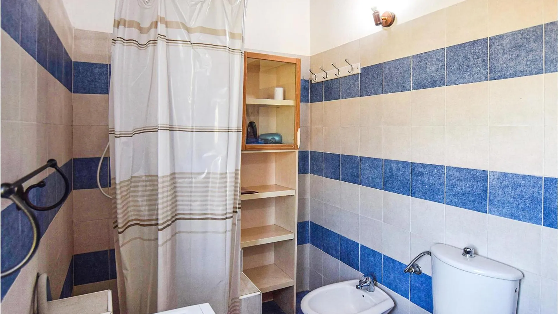2 Bedroom Pet Friendly Home In Siracusa Syracuse Holiday home