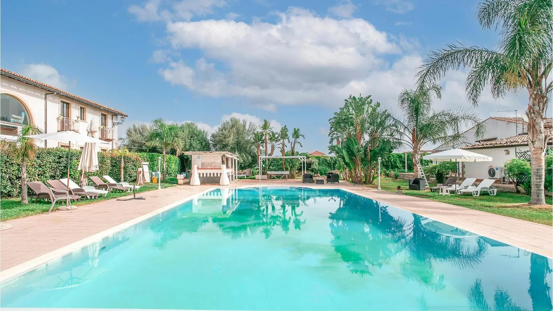 2 Bedroom Pet Friendly Home In Siracusa Syracuse 0*,